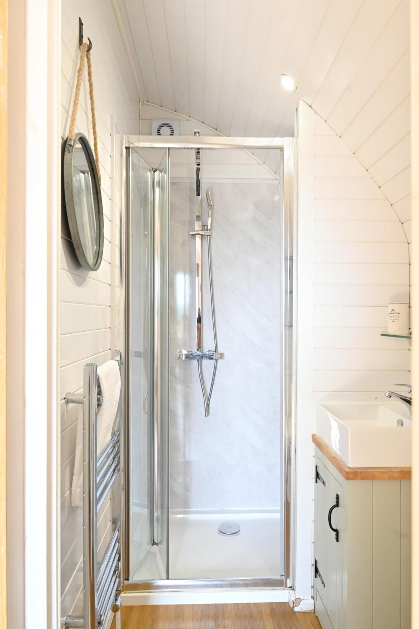 Ferienwohnung Luxury Glamping Pods - The Heft & The Hirsel Glasgow Exterior foto